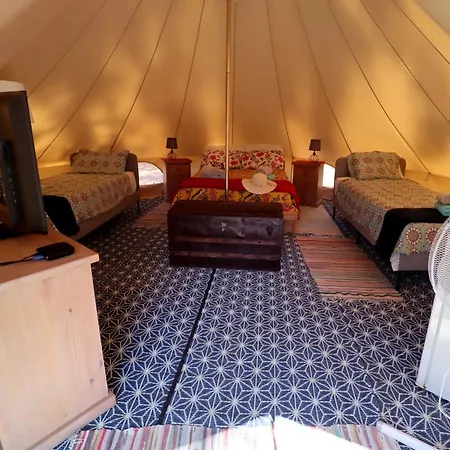 Privates- Luxurioeses Glamping Mit Solarbeheiztem Schwimmbad Tv Und Wi-fi By Interhome Appartement *