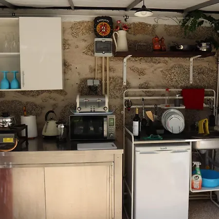 Apartment Privates- Luxurioeses Glamping Mit Solarbeheiztem Schwimmbad Tv Und Wi-fi By Interhome Tábua