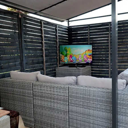 Privates- Luxurioeses Glamping Mit Solarbeheiztem Schwimmbad Tv Und Wi-fi By Interhome Apartment *